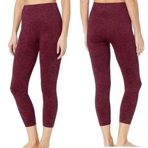 Spanx Look At Me Now Leggings in Garnet‎ Rose Print Size XL